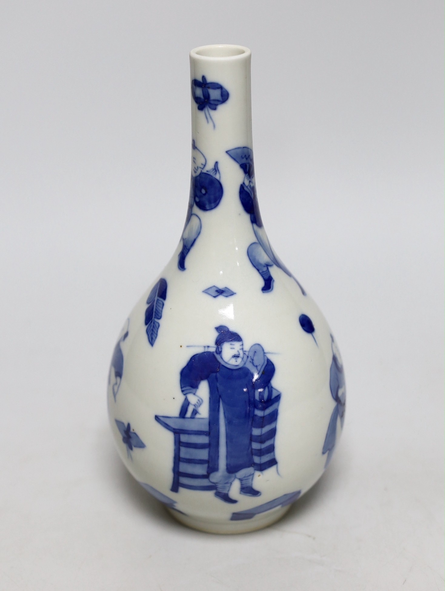 A Chinese blue and white figurative 'boys' vase, 20.5cms high